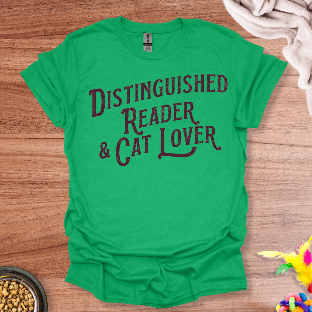 Book and Cat Expert T-Shirt