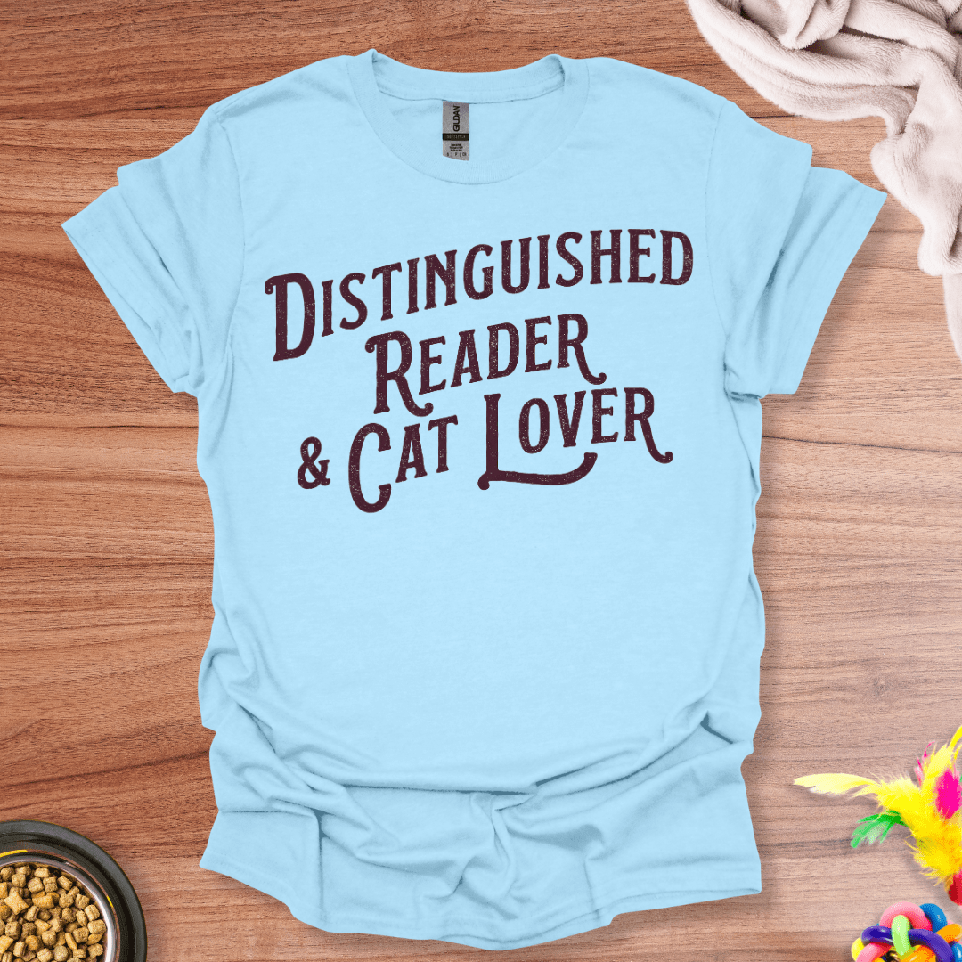 Book and Cat Expert T-Shirt